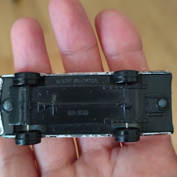 4/$20💥Yat Ming Dicast Ford LTD Police Station Wagon #1015 - Picture 6 of 6